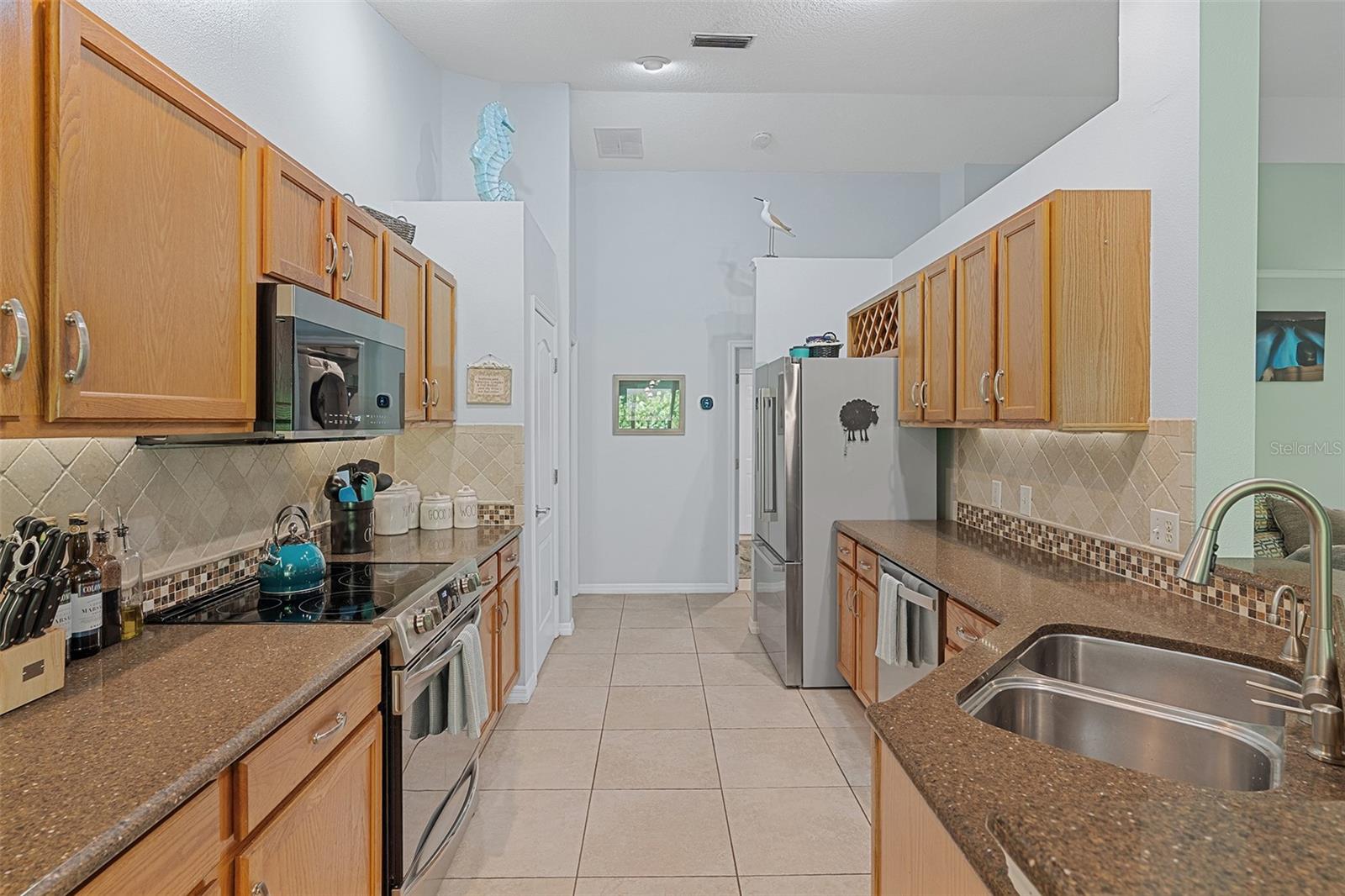 Image 15 of 73 For 1523 Stafford Avenue
