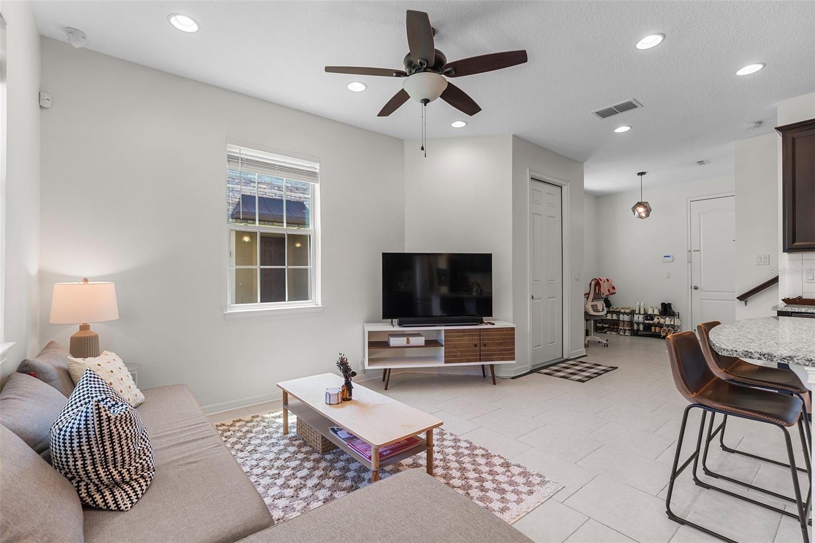 Image 4 of 51 For 14344 Swanley Street