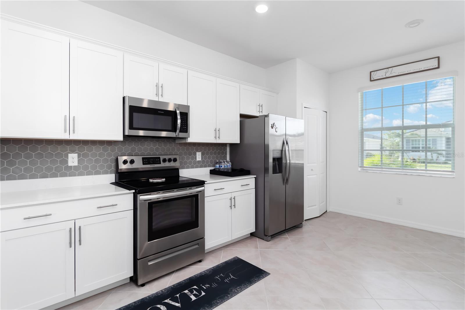Image 14 of 52 For 11330 Burgundy Drive