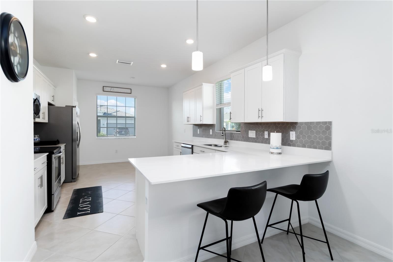 Image 15 of 52 For 11330 Burgundy Drive