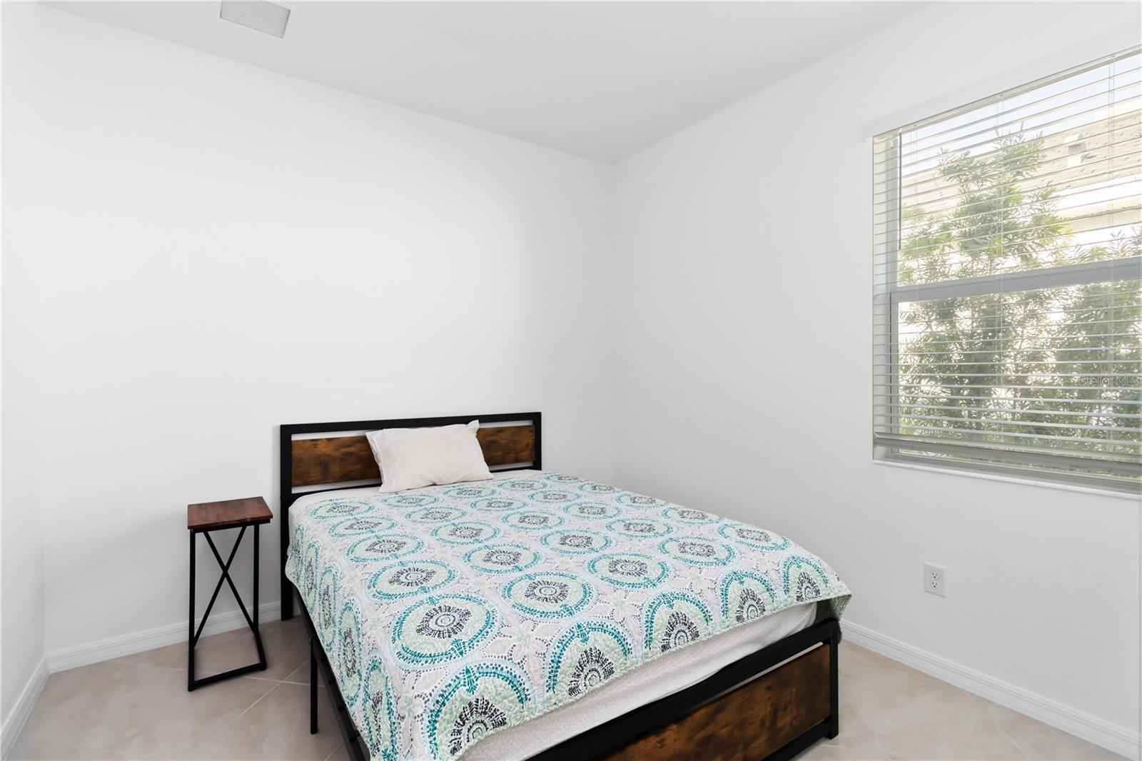 Image 22 of 52 For 11330 Burgundy Drive