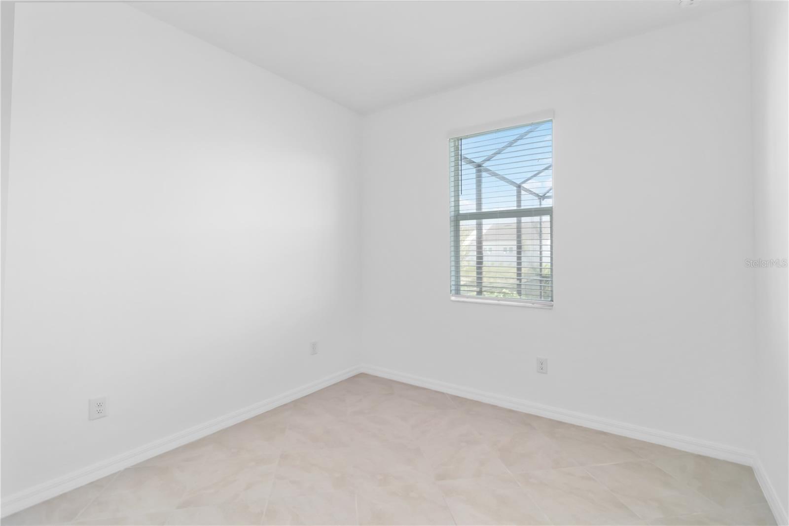 Image 25 of 52 For 11330 Burgundy Drive