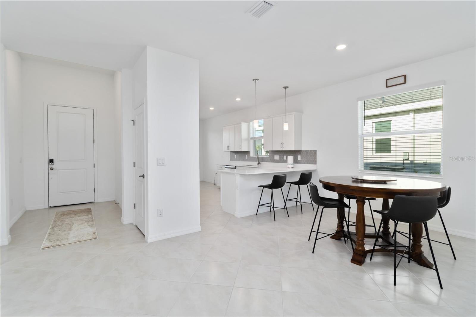 Image 7 of 52 For 11330 Burgundy Drive
