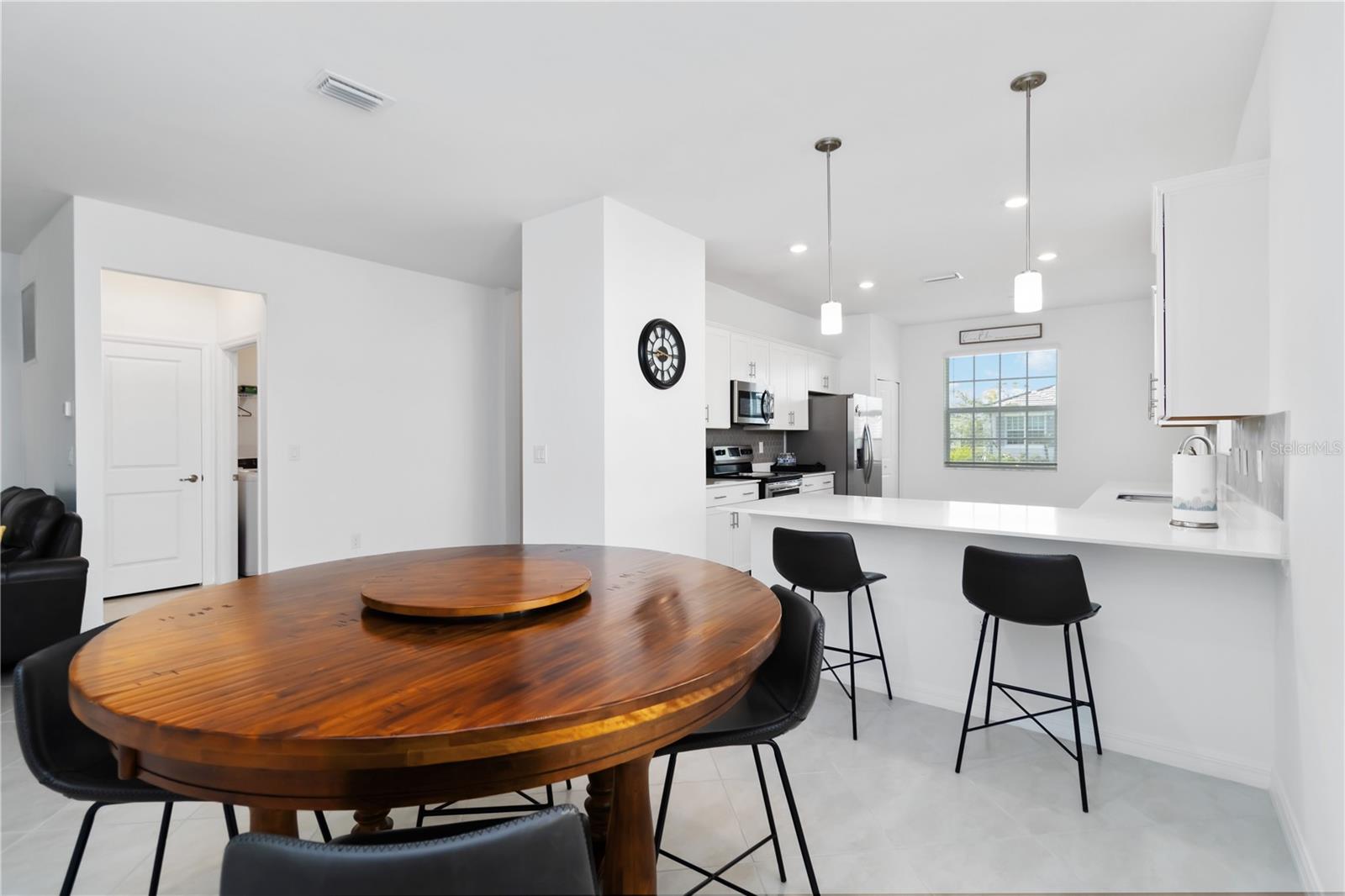 Image 8 of 52 For 11330 Burgundy Drive