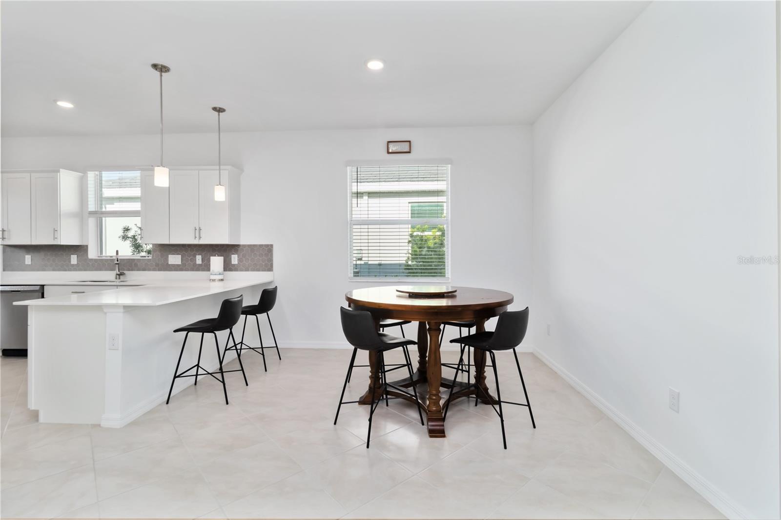Image 9 of 52 For 11330 Burgundy Drive