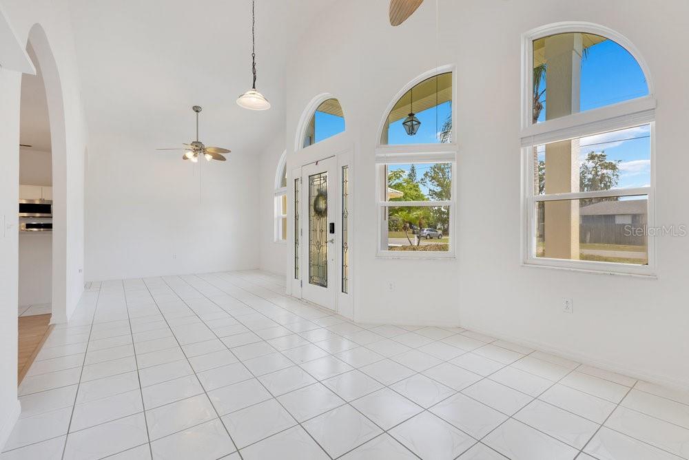 Image 14 of 72 For 6555 Bay Tree Court