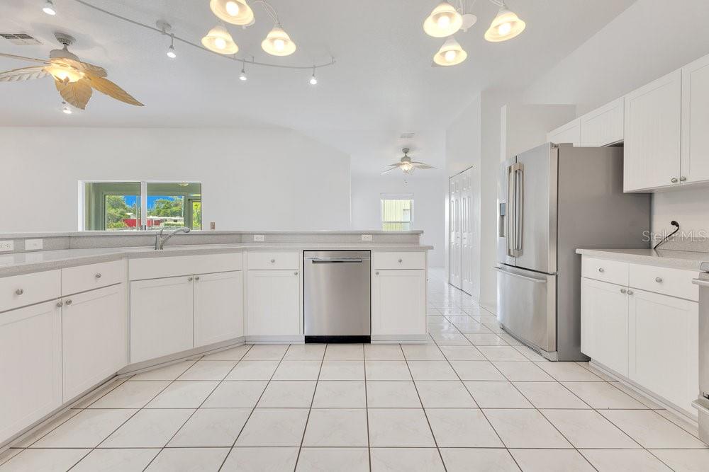 Image 18 of 72 For 6555 Bay Tree Court