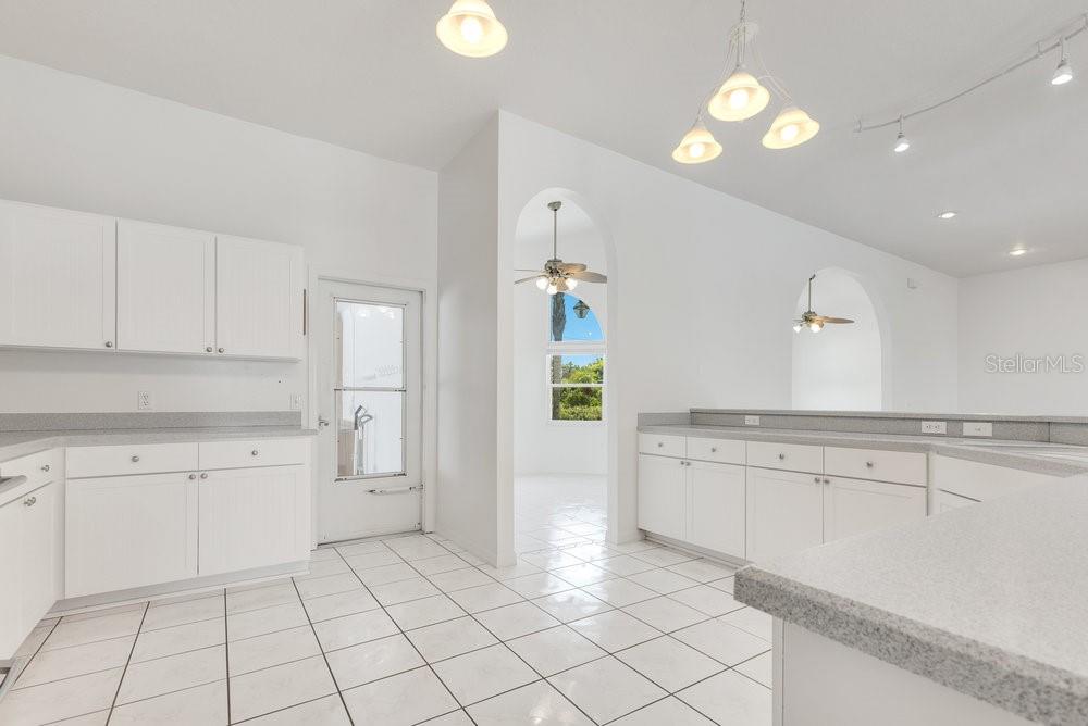 Image 26 of 72 For 6555 Bay Tree Court