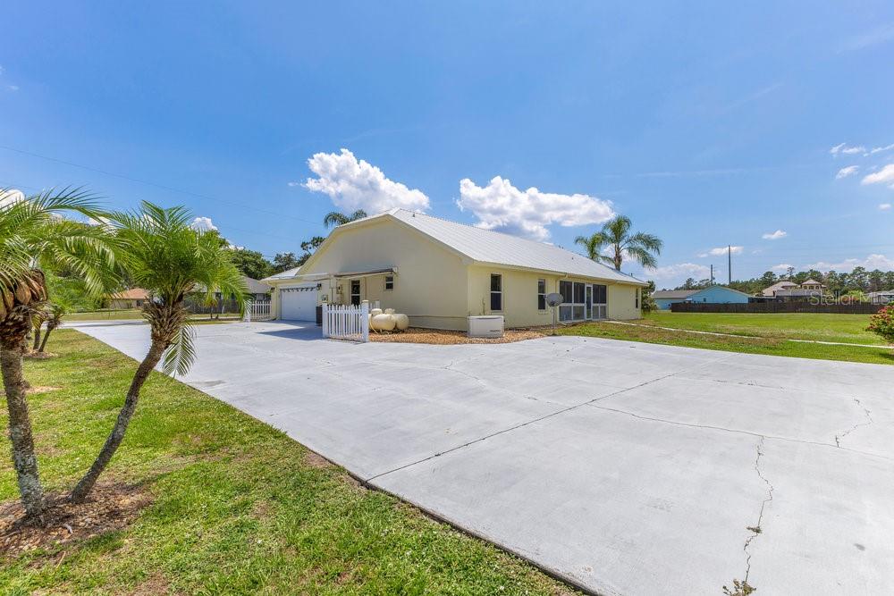 Image 5 of 72 For 6555 Bay Tree Court