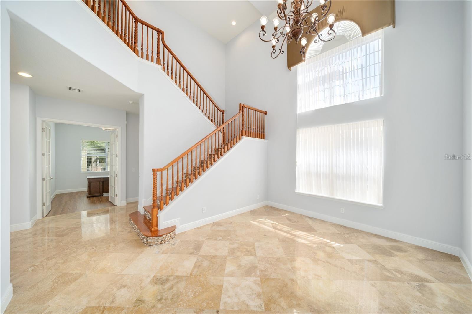 Listing photo id 8 for 2333 Pinehurst Court