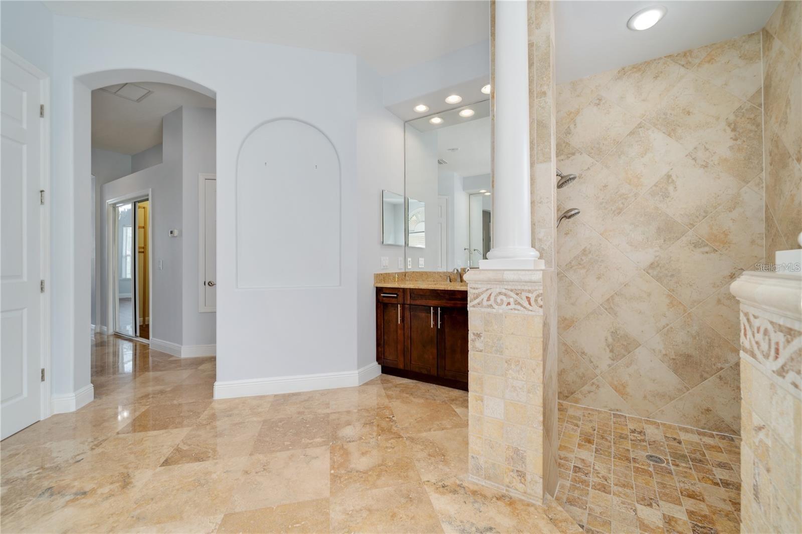 Listing photo id 21 for 2333 Pinehurst Court