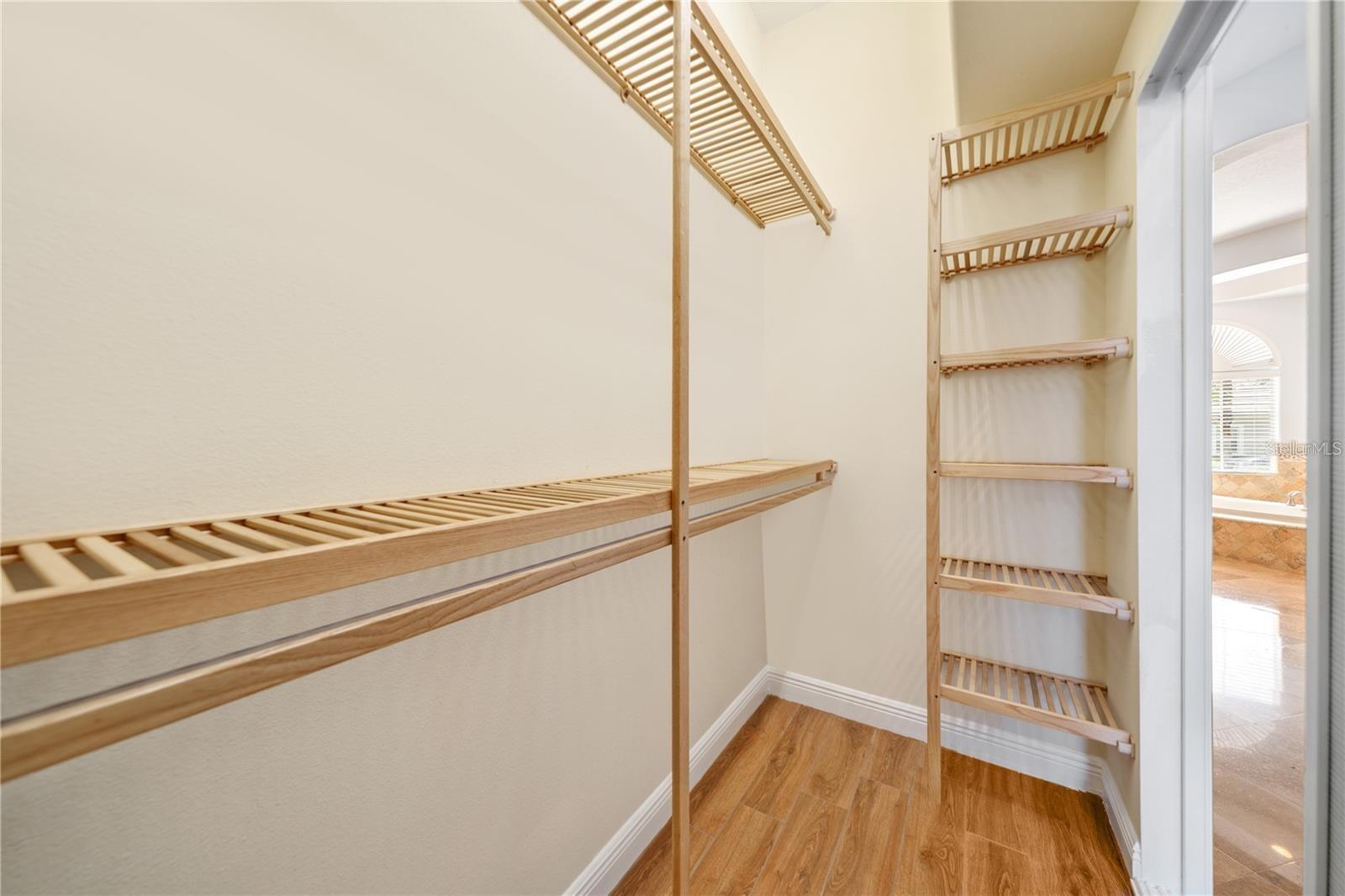 Listing photo id 23 for 2333 Pinehurst Court