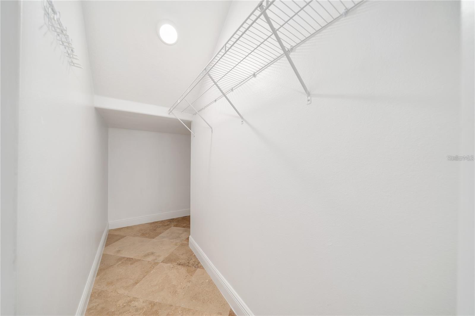 Listing photo id 37 for 2333 Pinehurst Court