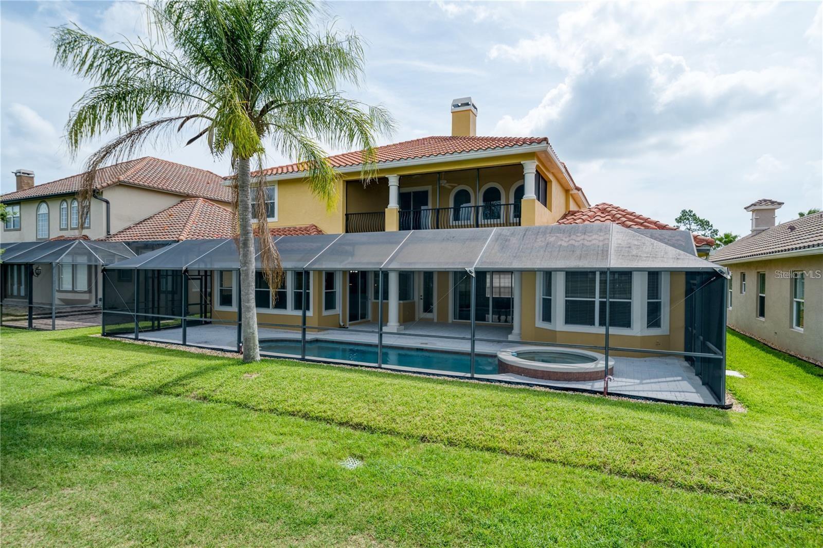 Listing photo id 2 for 2333 Pinehurst Court