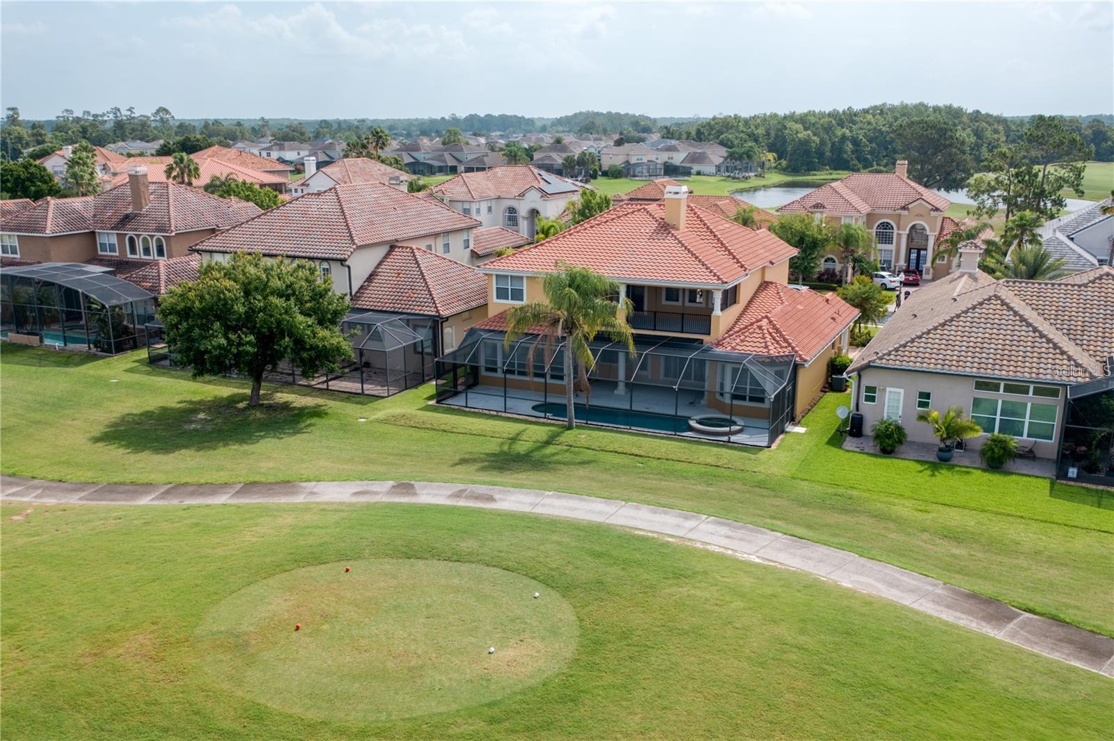 Listing photo id 3 for 2333 Pinehurst Court