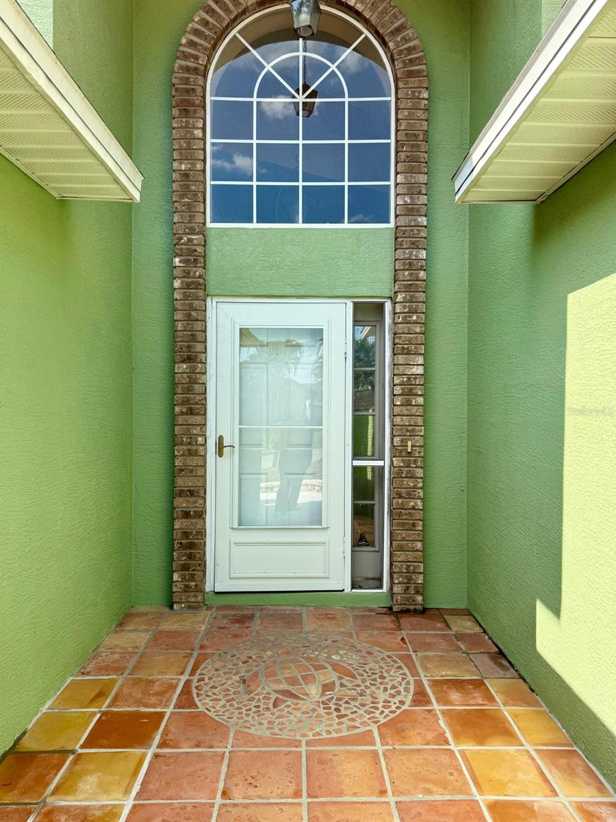 Listing photo id 1 for 2779 Theresa Drive