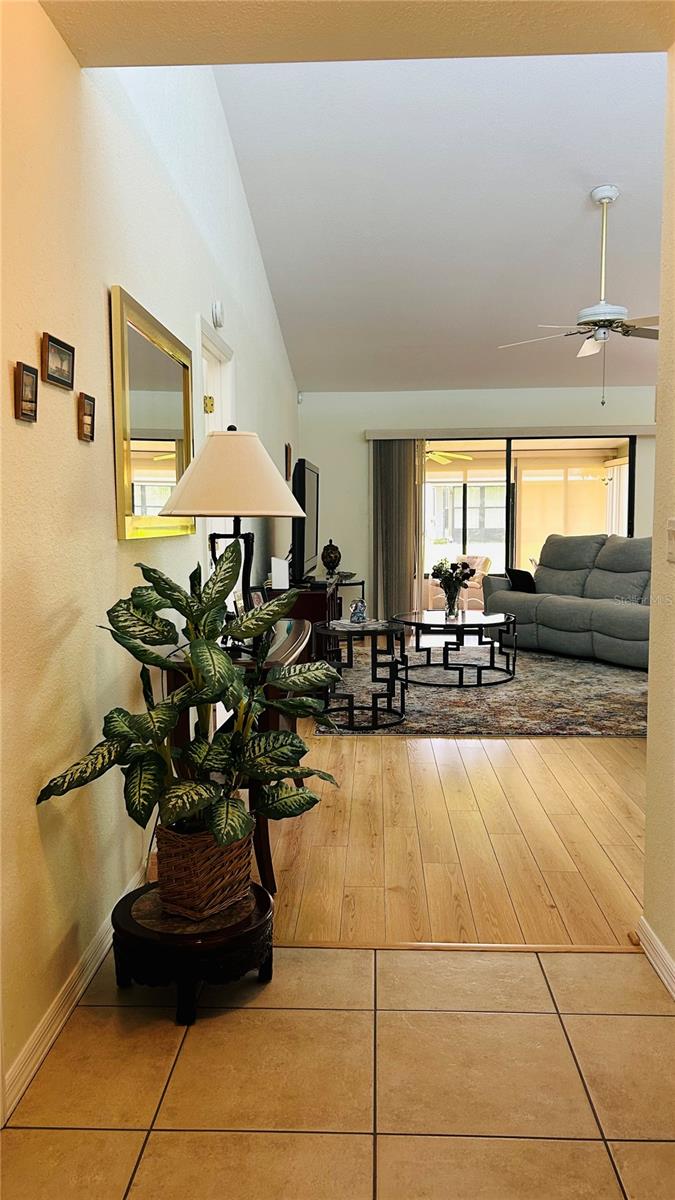Image 9 of 38 For 1717 Orangewood Lane