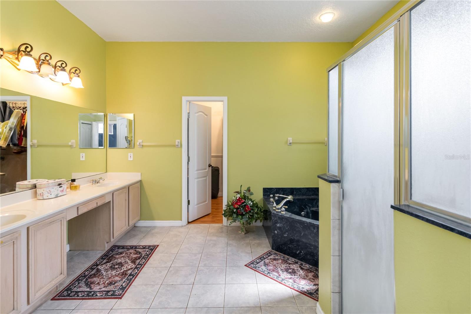 Image 27 of 68 For 12134 Shadowbrook Lane