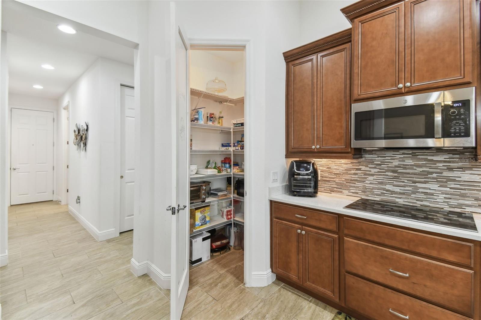 Image 18 of 68 For 561 Tapatio Lane