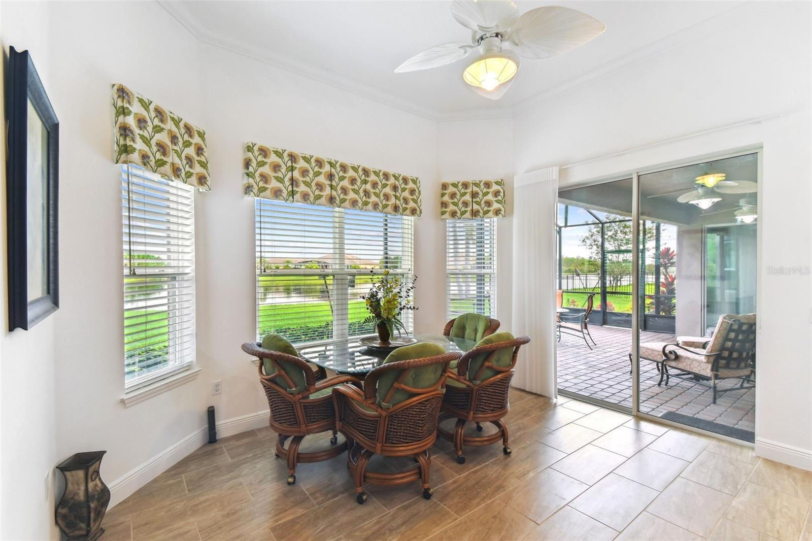 Image 20 of 68 For 561 Tapatio Lane