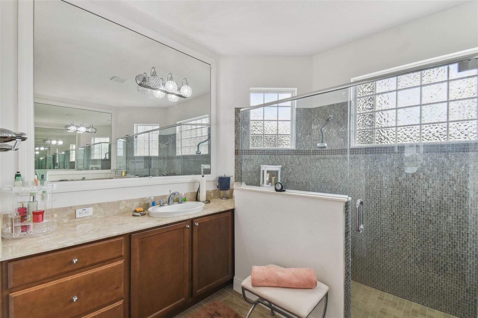 Image 28 of 68 For 561 Tapatio Lane
