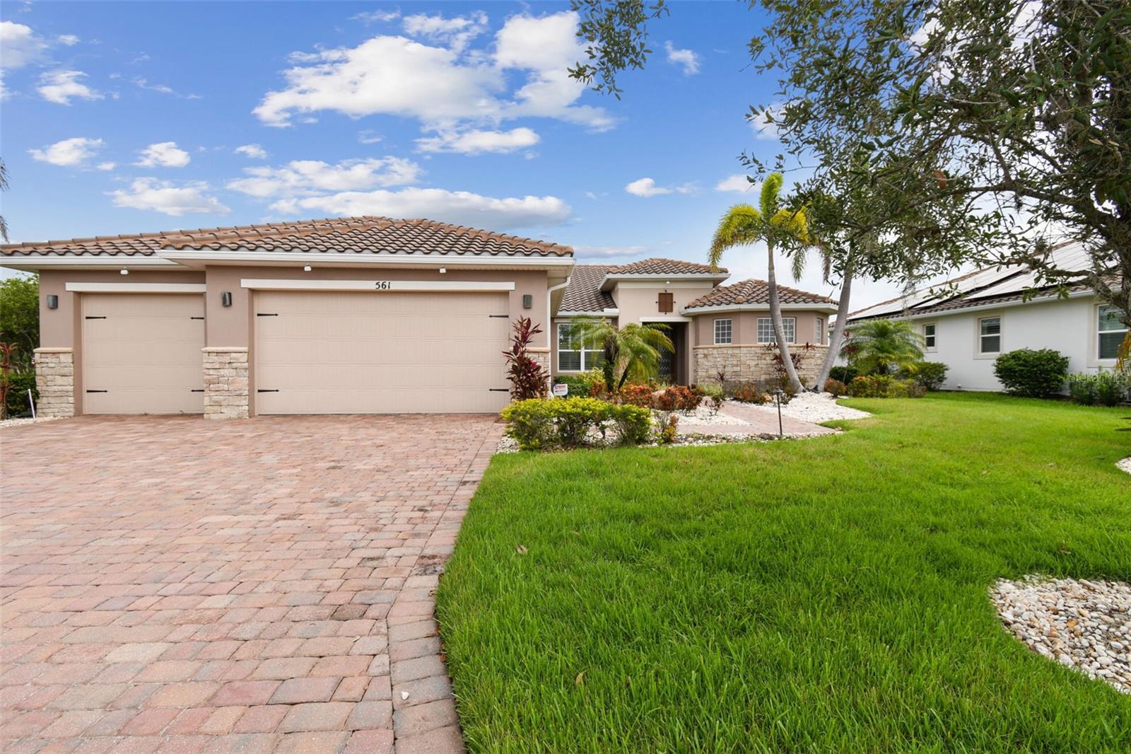 Image 3 of 68 For 561 Tapatio Lane