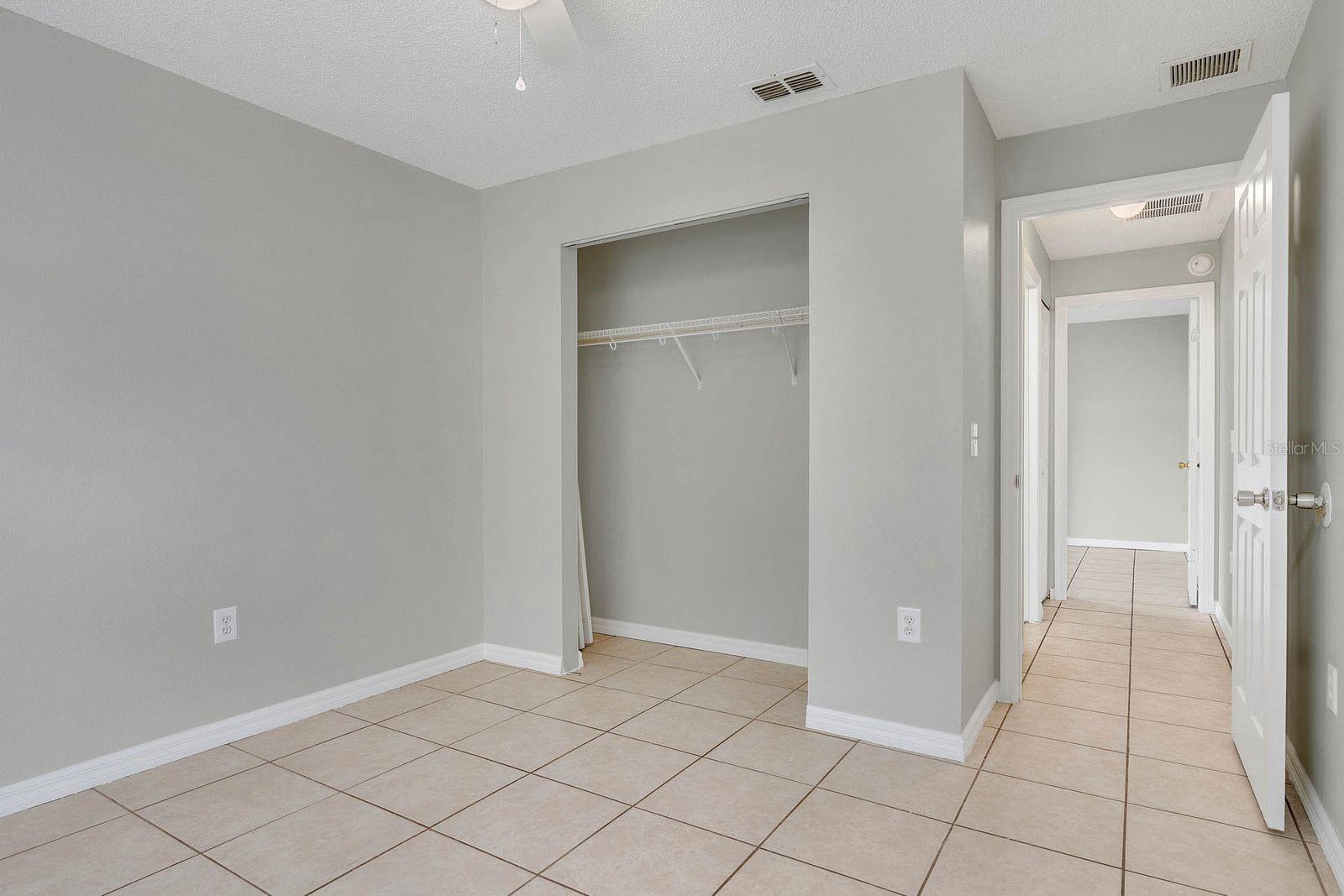 Listing photo id 15 for 1150 Orne Court