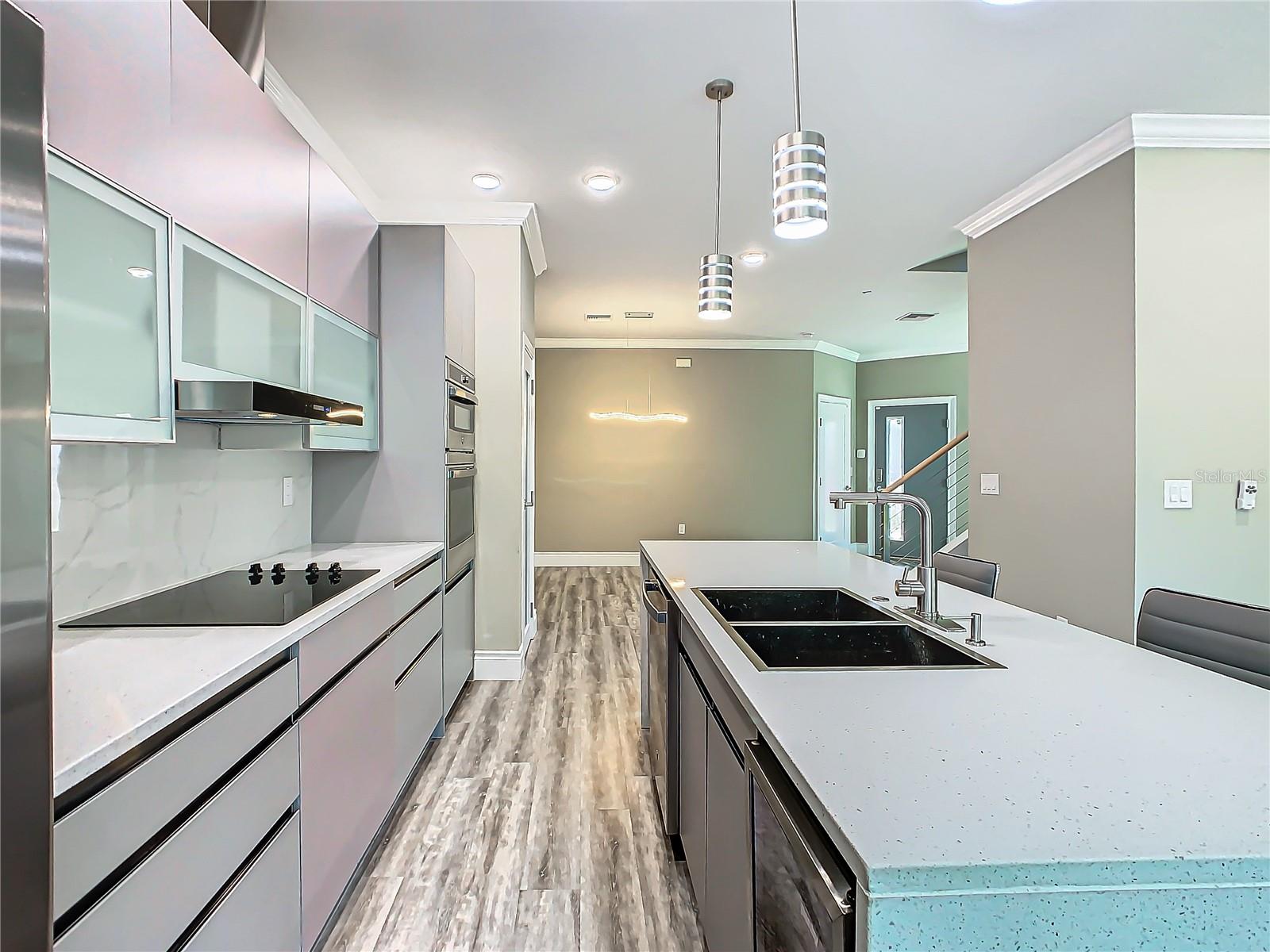 Image 3 of 67 For 2000 Greenbriar Terrace