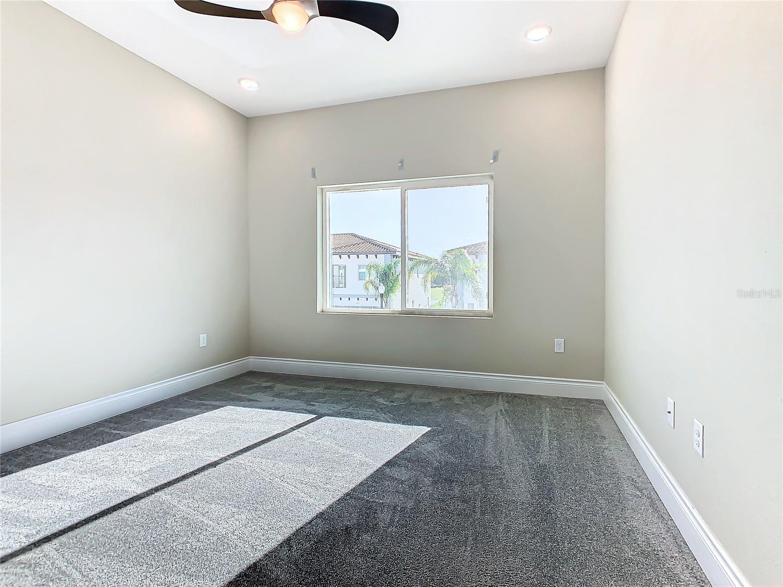 Image 43 of 67 For 2000 Greenbriar Terrace
