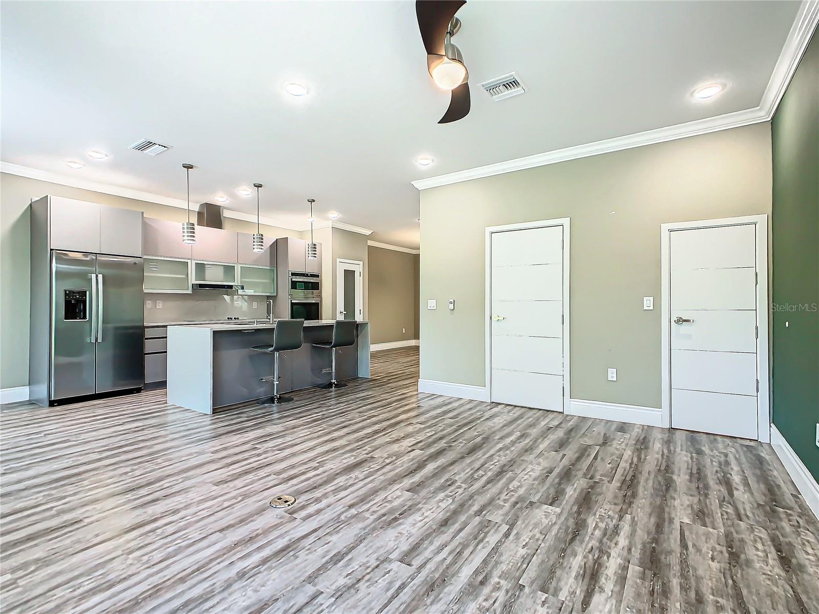 Image 53 of 67 For 2000 Greenbriar Terrace
