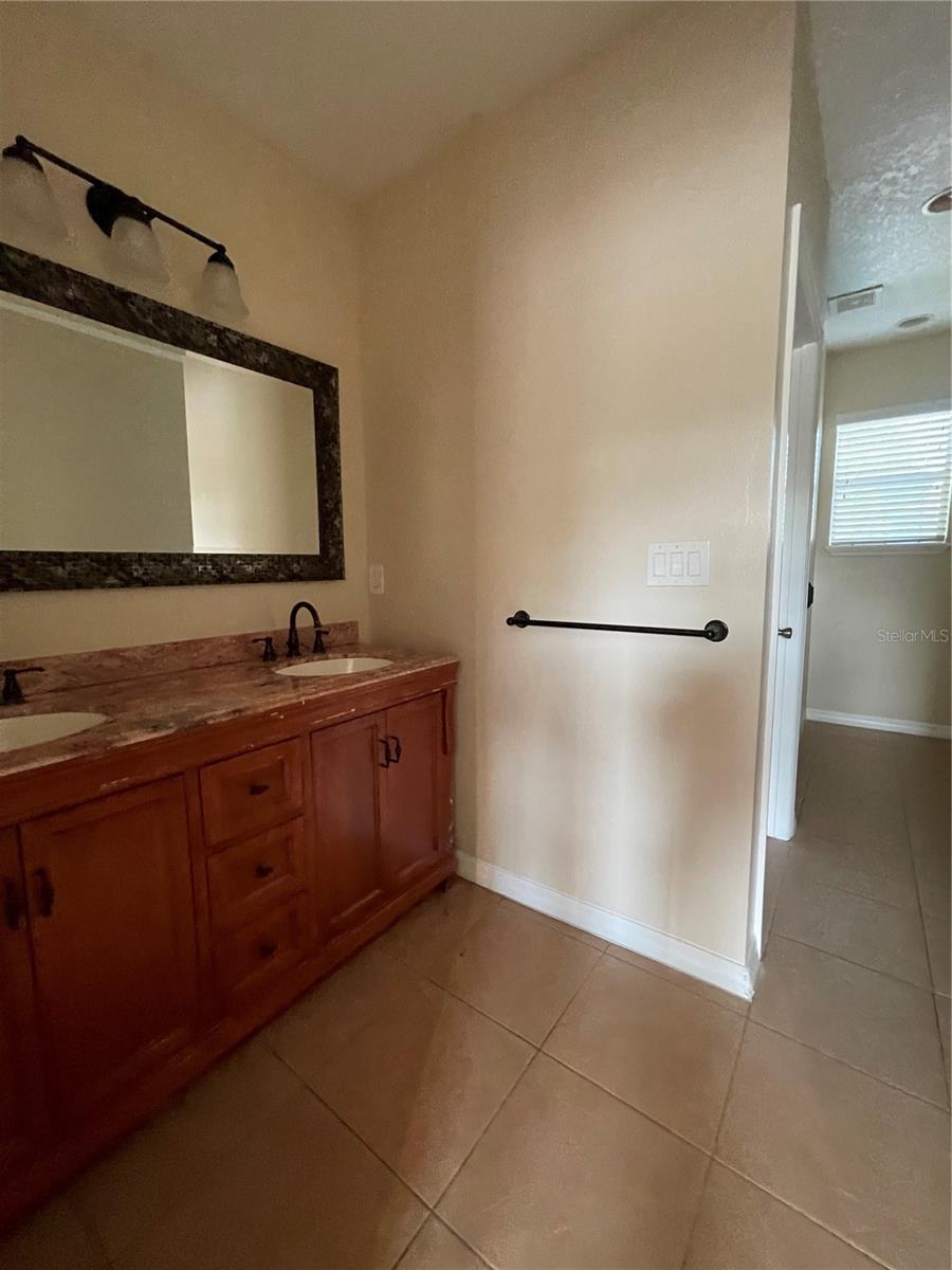 Image 13 of 14 For 1822 Garvin Street