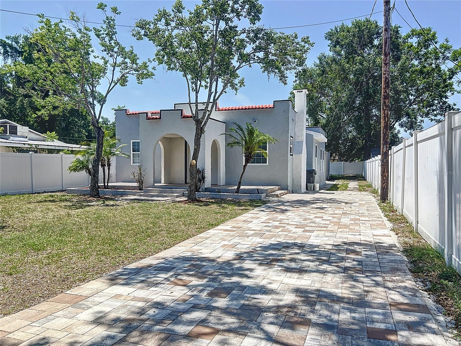 Image 2 of 37 For 2409 Magnolia Street