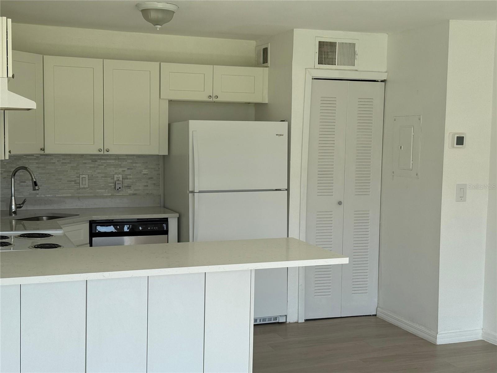 Image 6 of 11 For 4760 Walden Circle 526