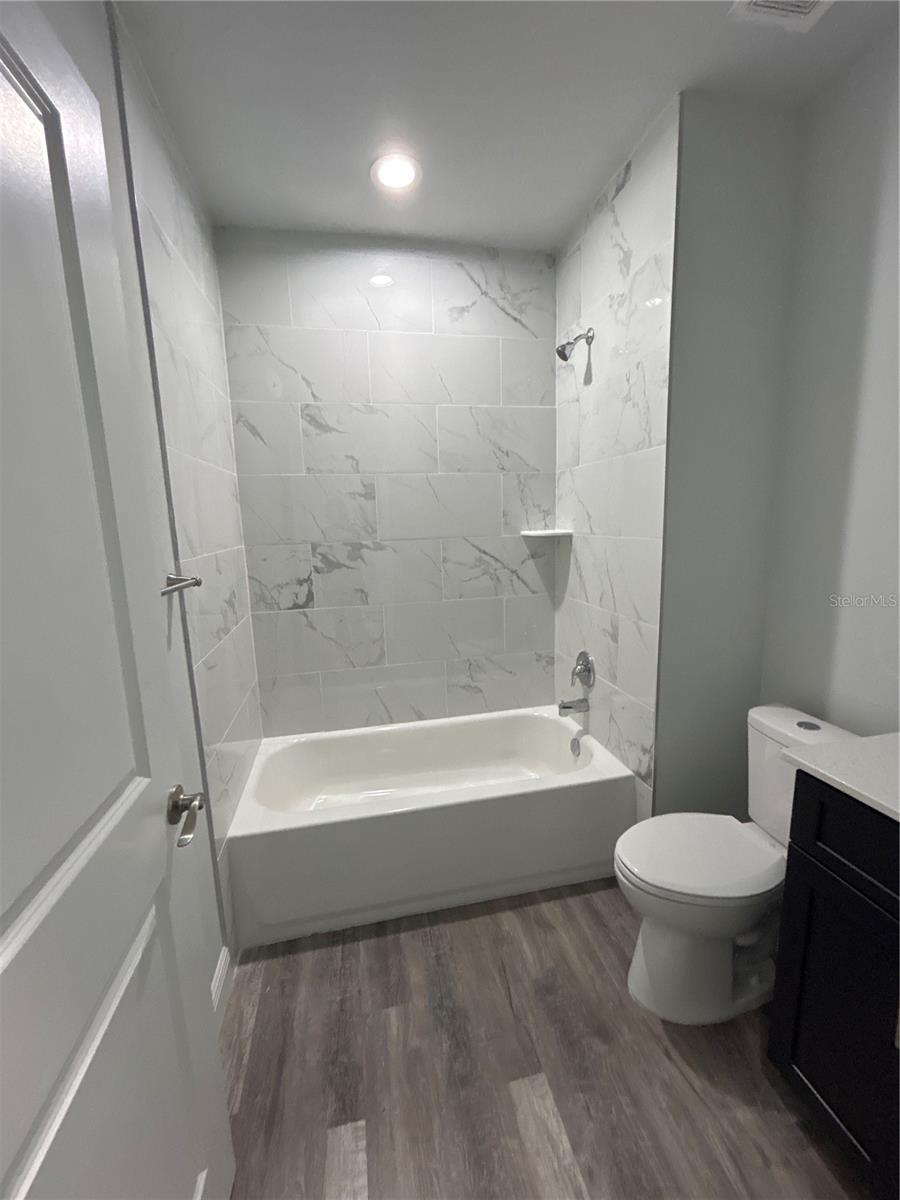 Image 9 of 10 For 1825 Puffin Street 1827