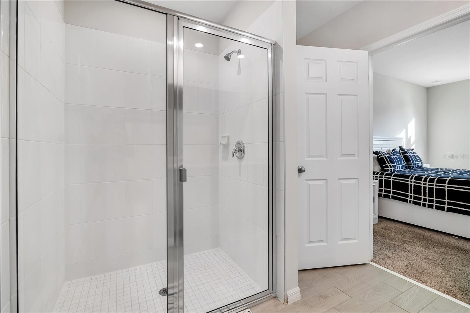 Image 12 of 18 For 956 Cambridge Drive