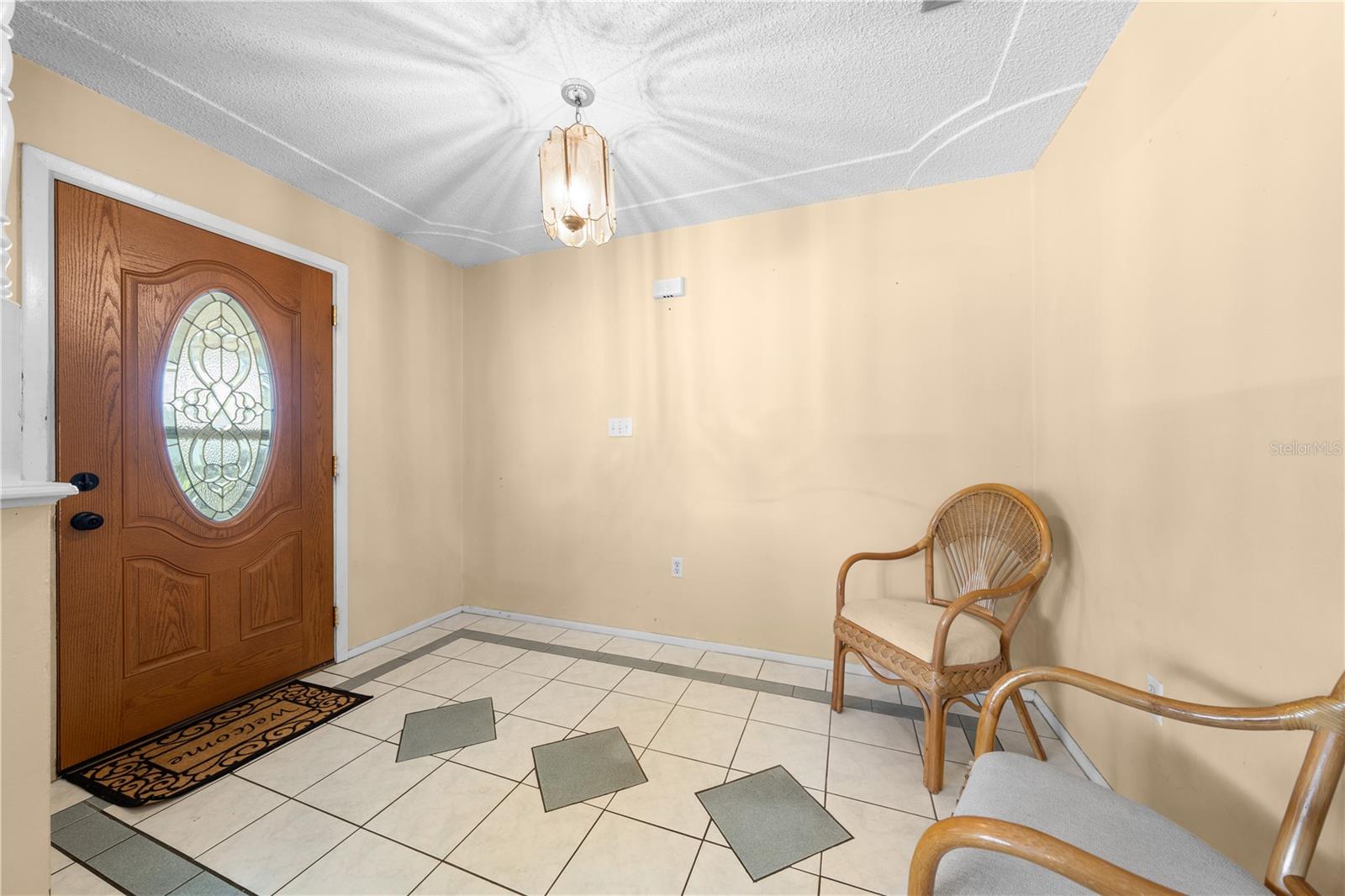 Image 14 of 63 For 2947 Larson Street