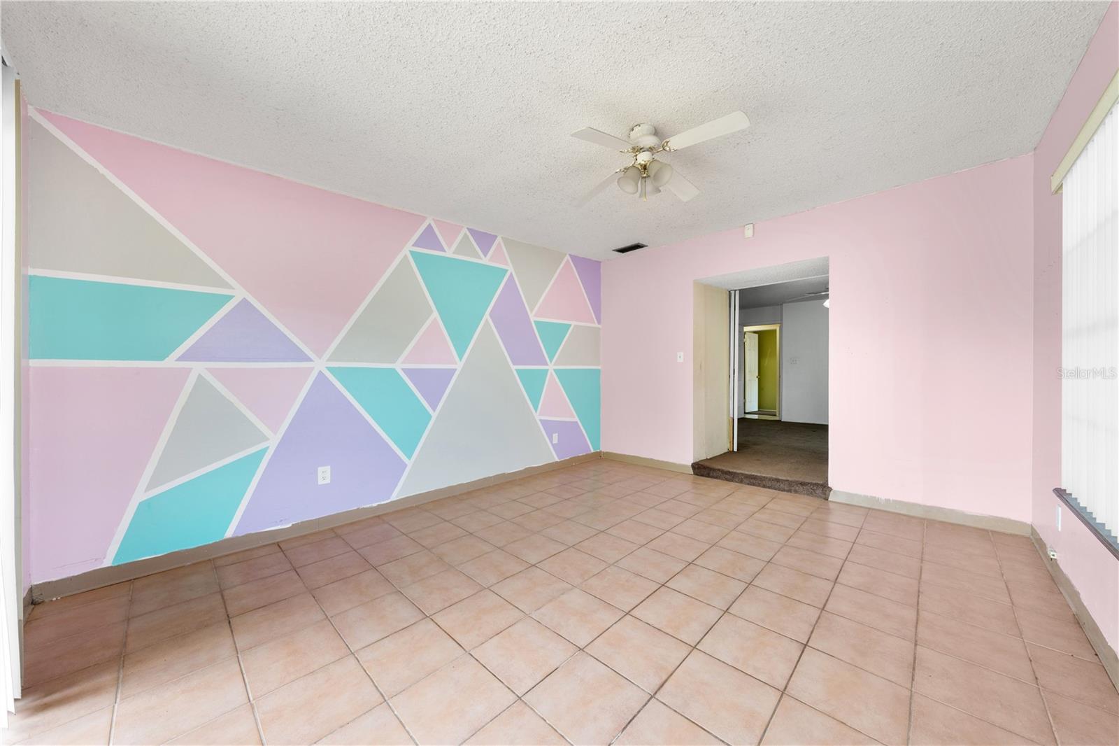 Image 30 of 63 For 2947 Larson Street