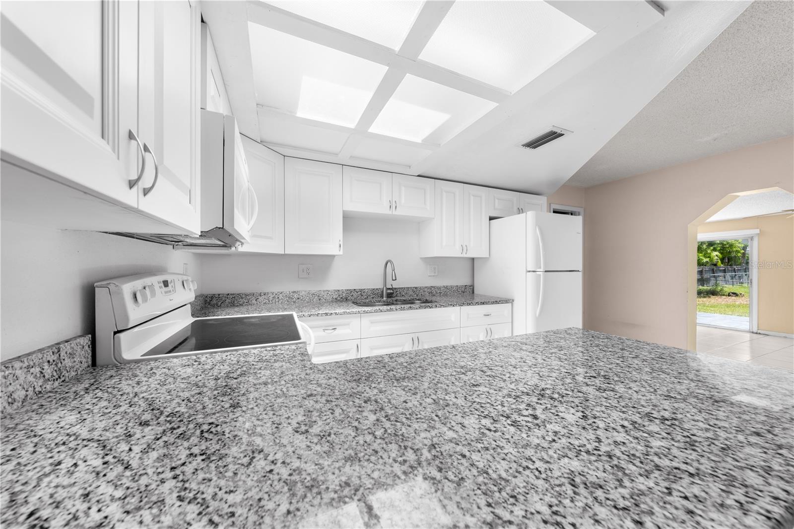 Image 36 of 63 For 2947 Larson Street
