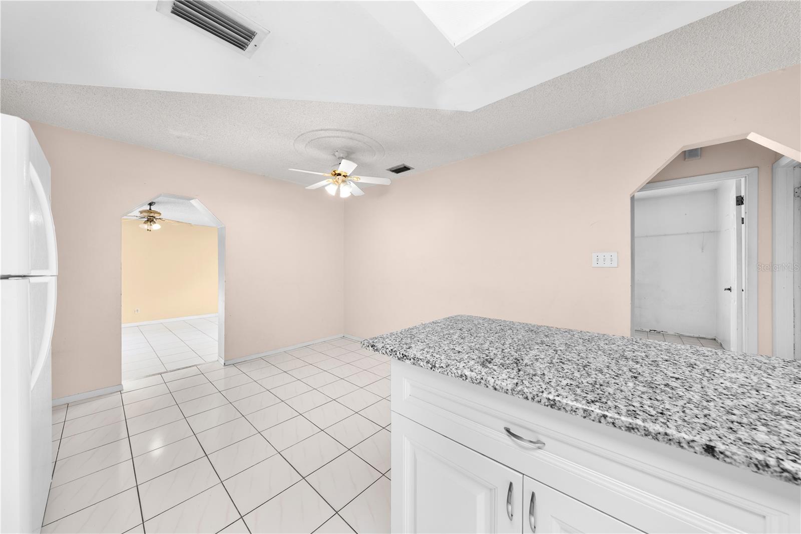 Image 44 of 63 For 2947 Larson Street