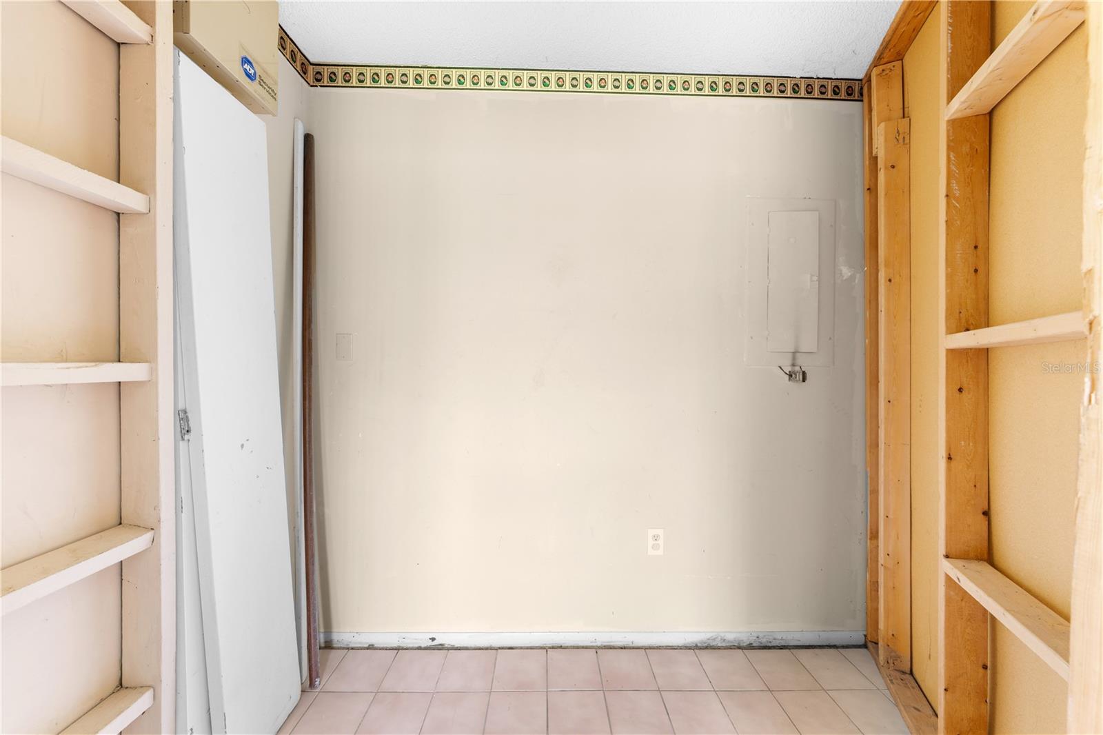 Image 49 of 63 For 2947 Larson Street