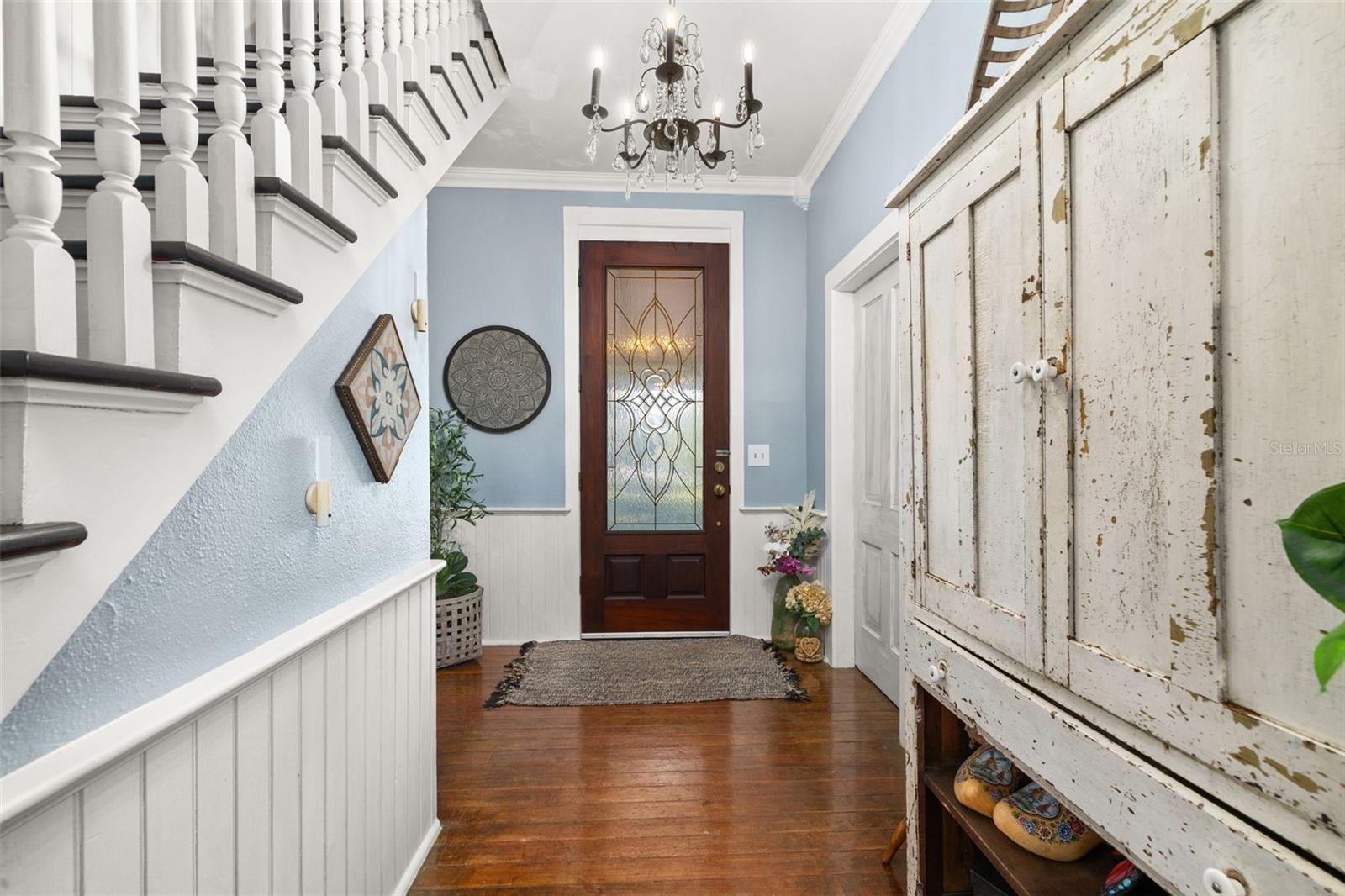 Image 12 of 99 For 525 Blue Springs Avenue
