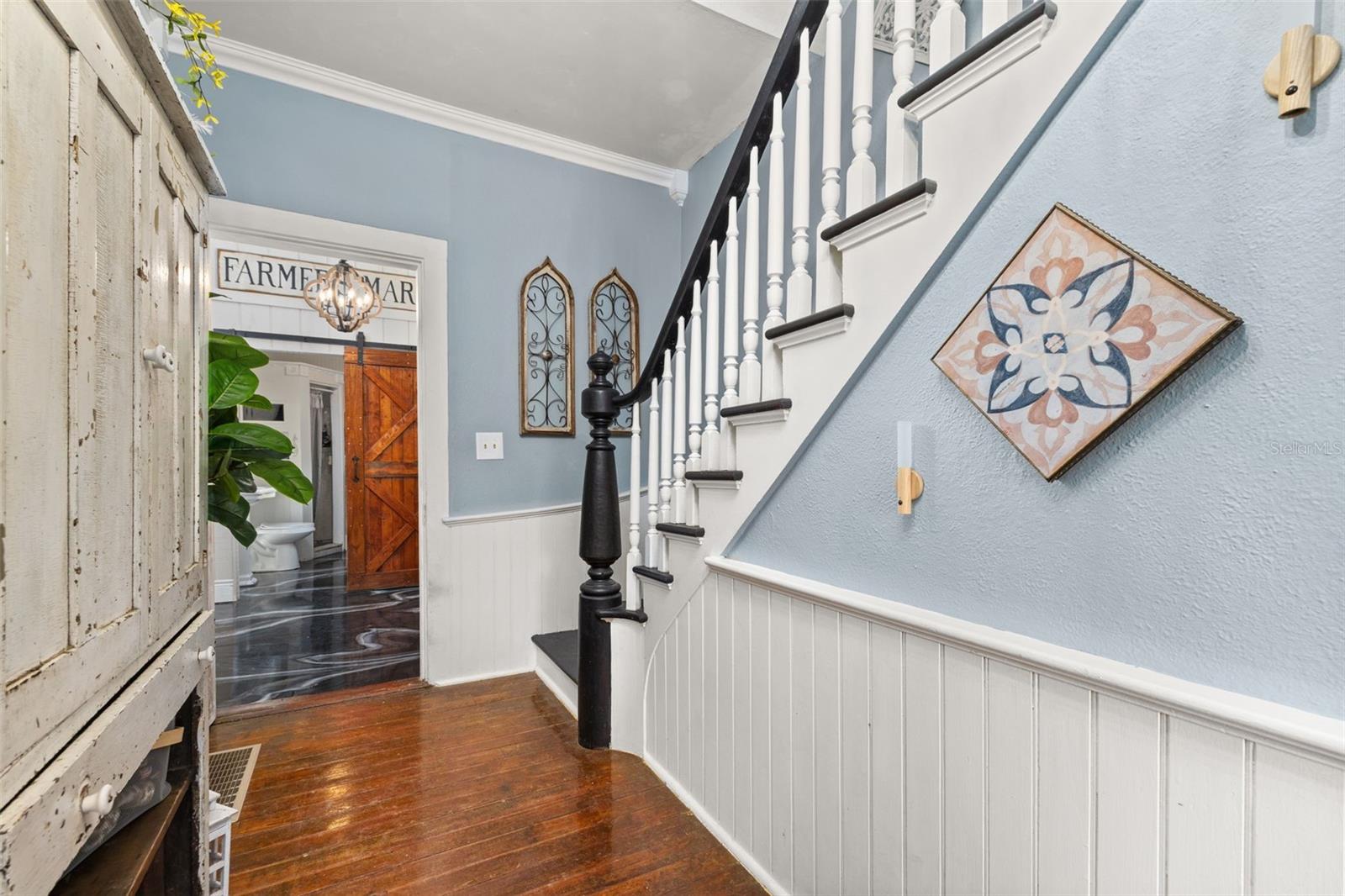 Image 14 of 99 For 525 Blue Springs Avenue
