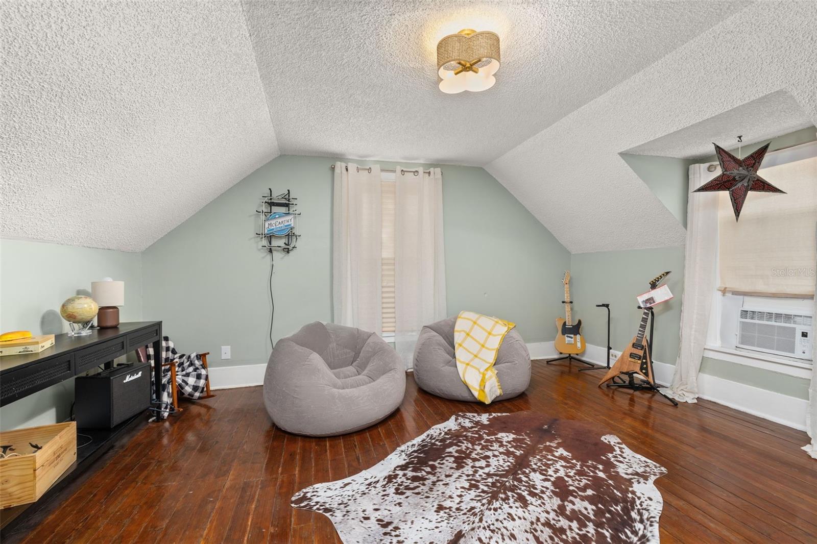 Image 40 of 99 For 525 Blue Springs Avenue