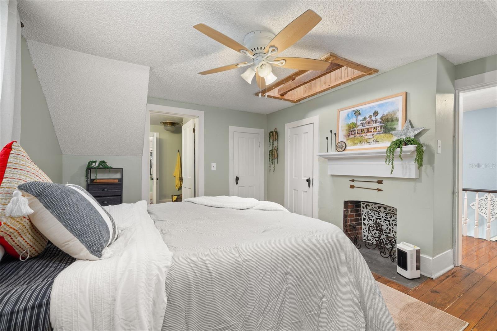 Image 44 of 99 For 525 Blue Springs Avenue