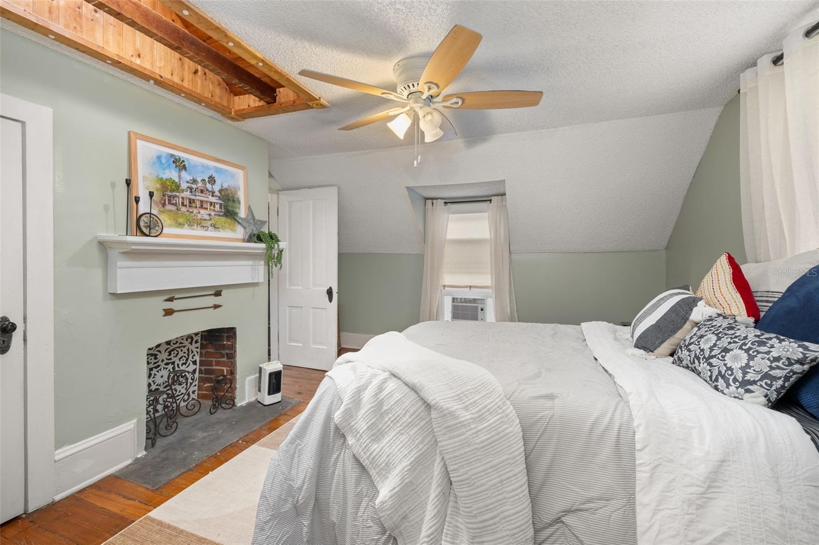 Image 45 of 99 For 525 Blue Springs Avenue