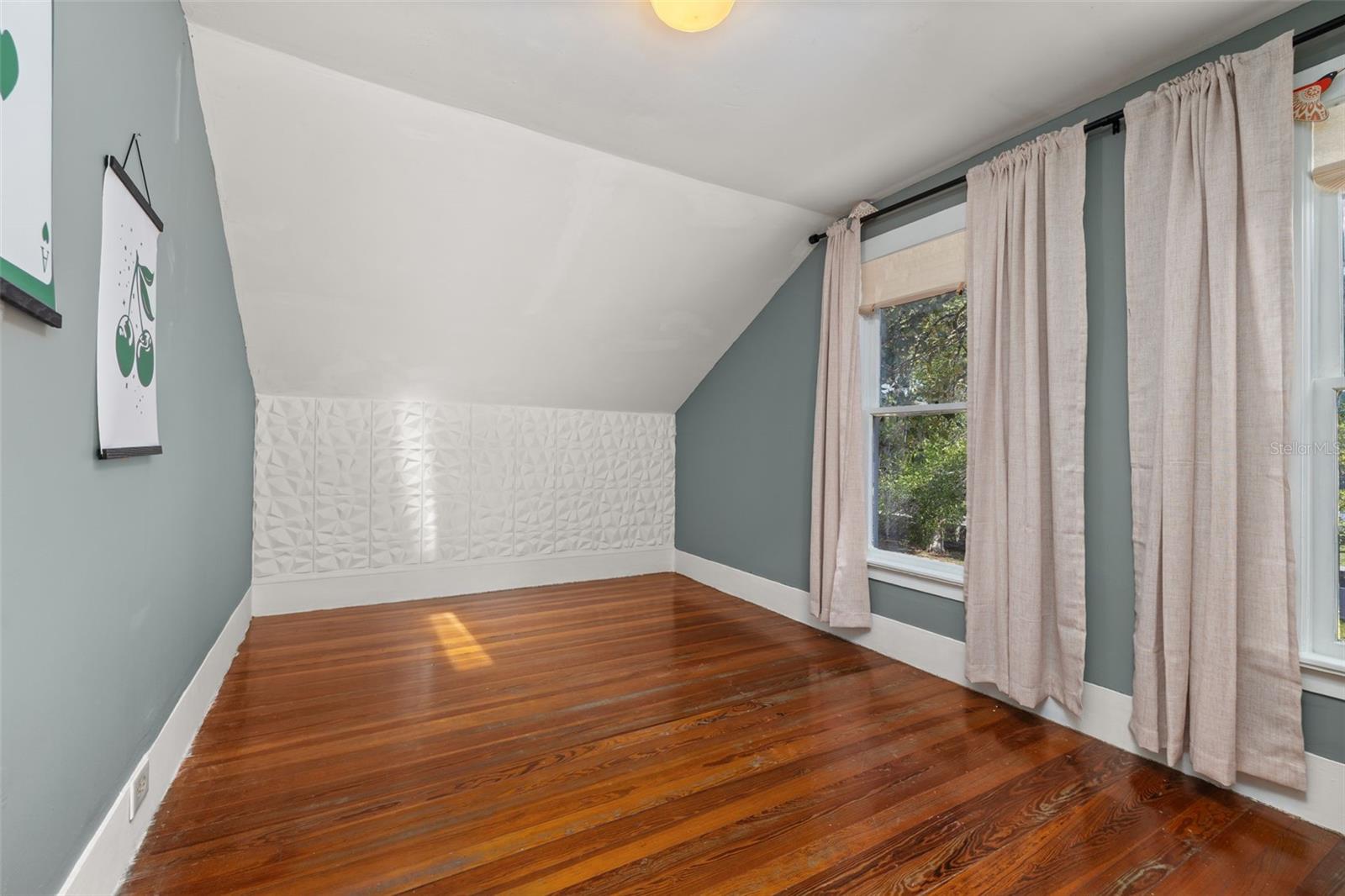 Image 55 of 99 For 525 Blue Springs Avenue
