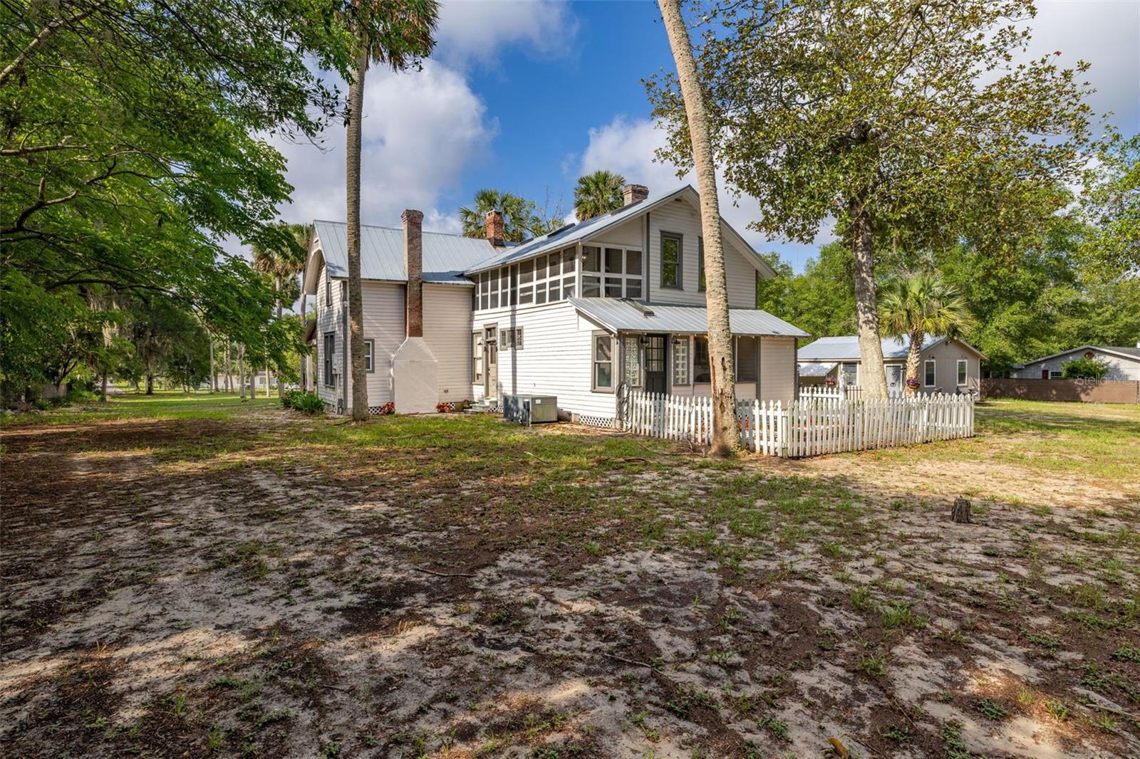Image 65 of 99 For 525 Blue Springs Avenue