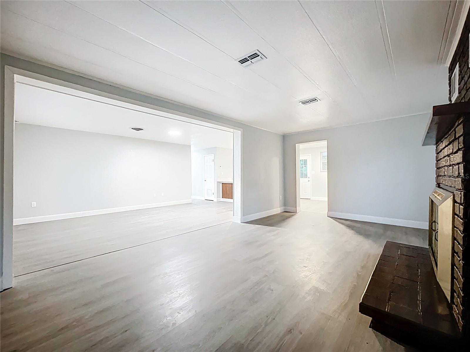 Image 4 of 30 For 1503 Woodlyn Drive