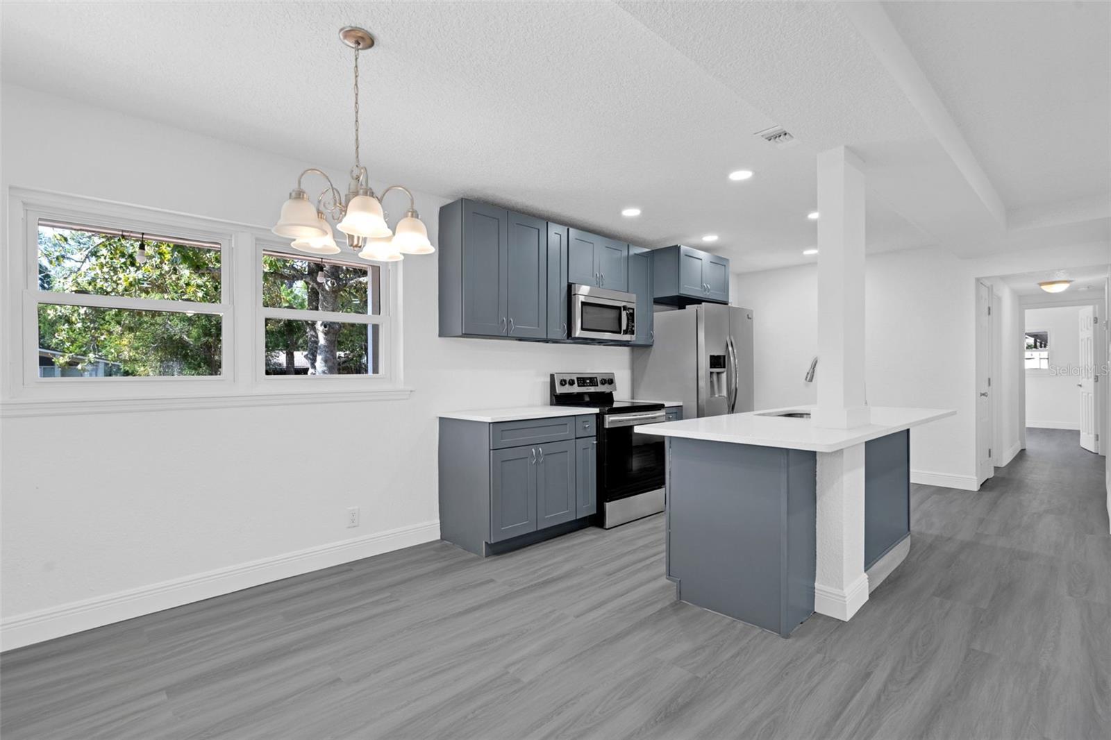 Image 16 of 68 For 807 Airport Boulevard