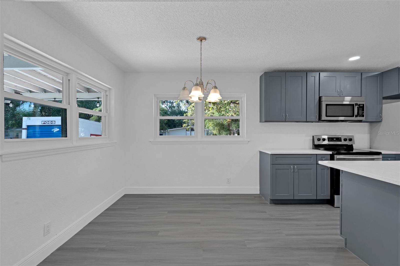 Image 17 of 68 For 807 Airport Boulevard